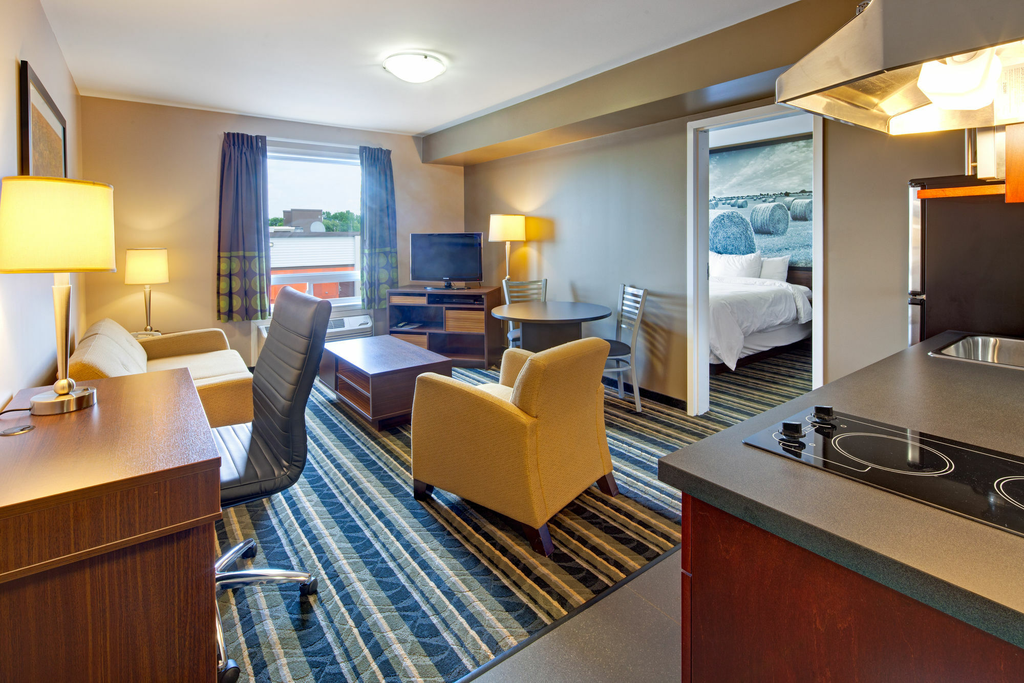 Super 8 By Wyndham Brandon Mb Motel Bagian luar foto